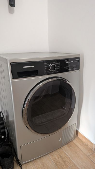 Uscator de rufe Heinner ÎN GARANȚIE model:  HHPD-V804SA++, Pompa caldura, 8 kg, Display LED, Lumina cuva, Anti-sifonare, Clasa A++, Argintiu