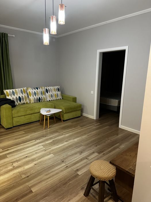 Inchiriez apartament