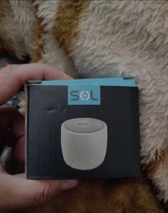 Продаётся новая блютус колонка.