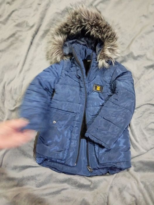 Продам осенью крутку и зимнью шапку