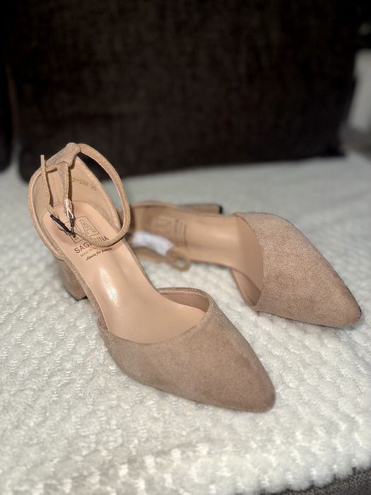 Продаются туфли.