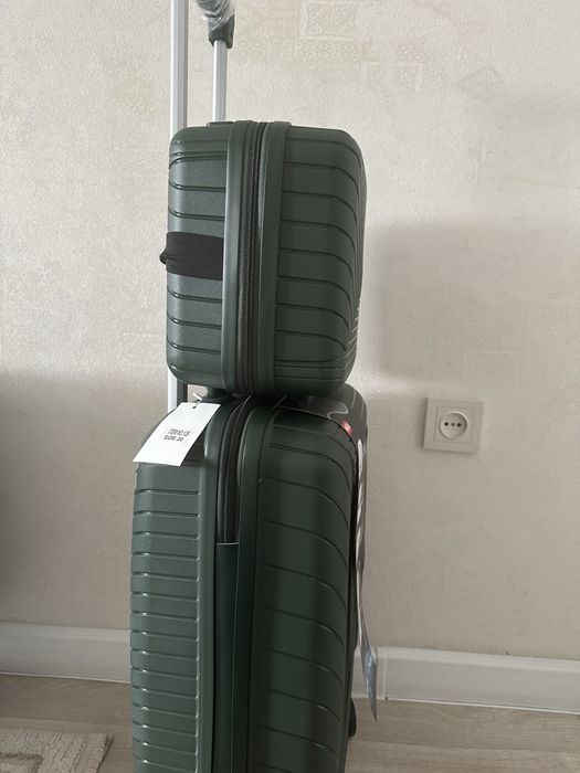 Новый чемодан набор