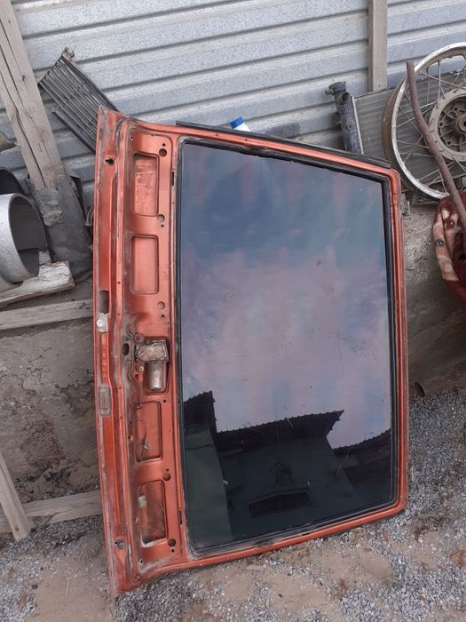 Задняя дверь багажник 2109