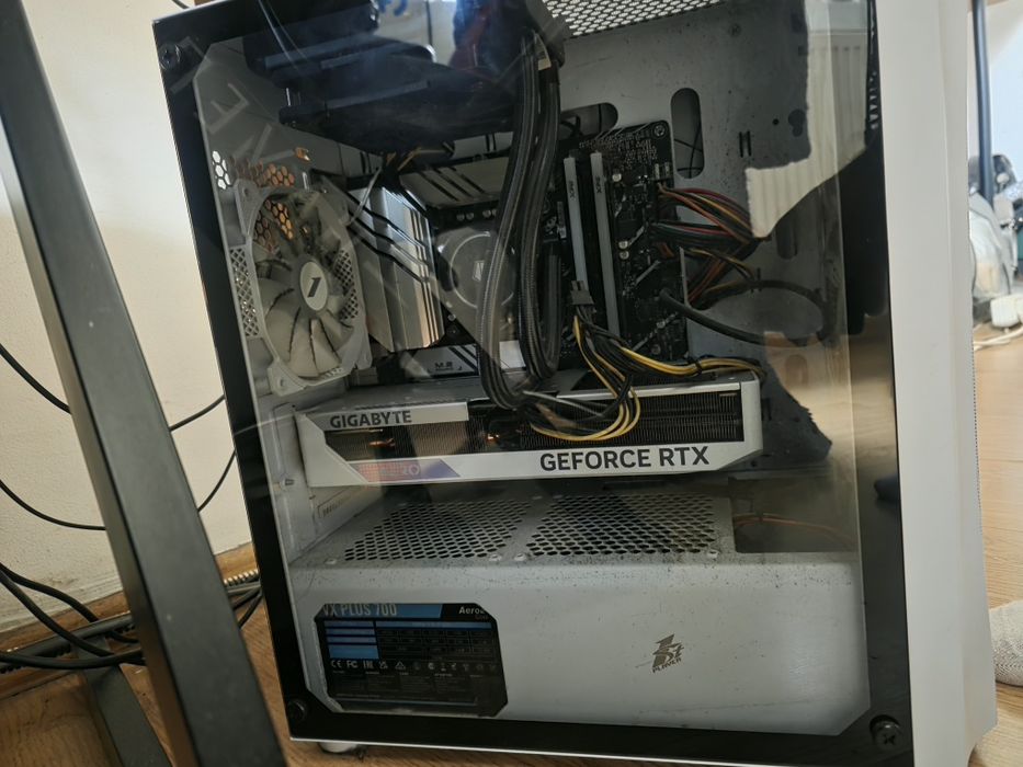 PC Gaming & Streaming PRO | RTX 4060 Ti | i5-12600KF | 32GB RAM | WiFi | Răcire Lichid