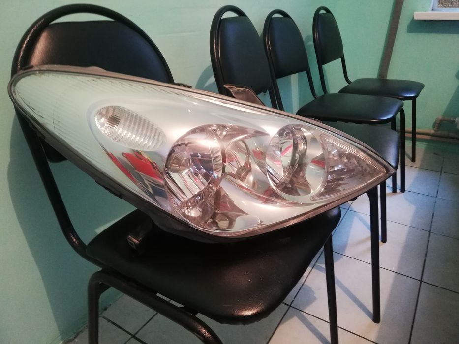 Фара на Lexus ES300