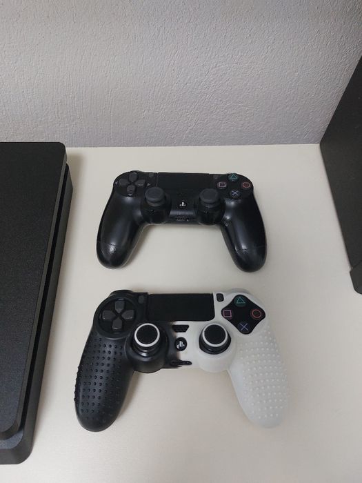 PlayStation 4 Slim Black 1TB