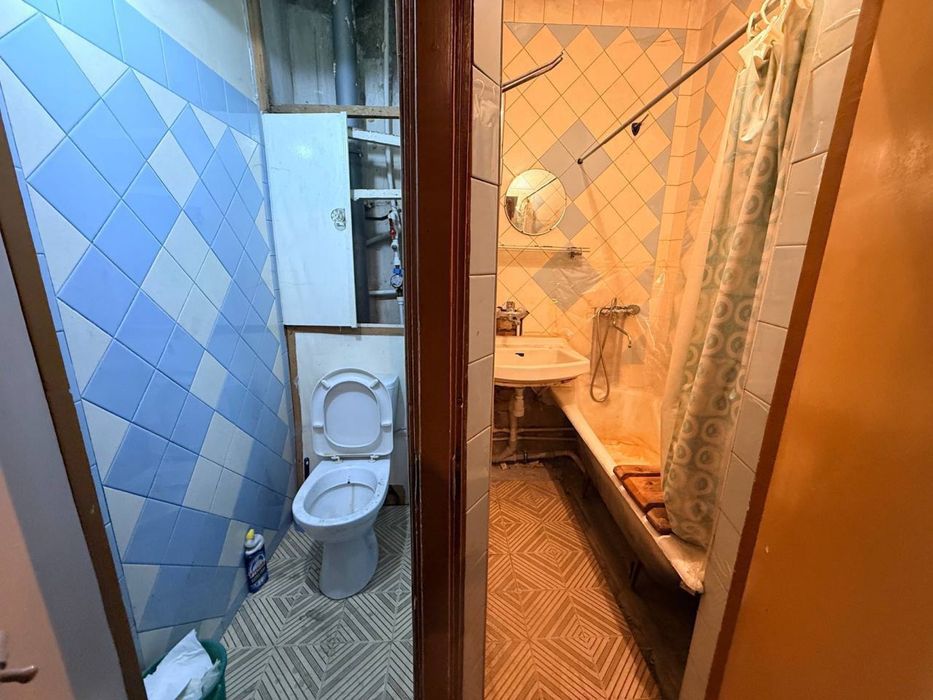 3 комнатная кирпич, площадь 80м2. Ц1