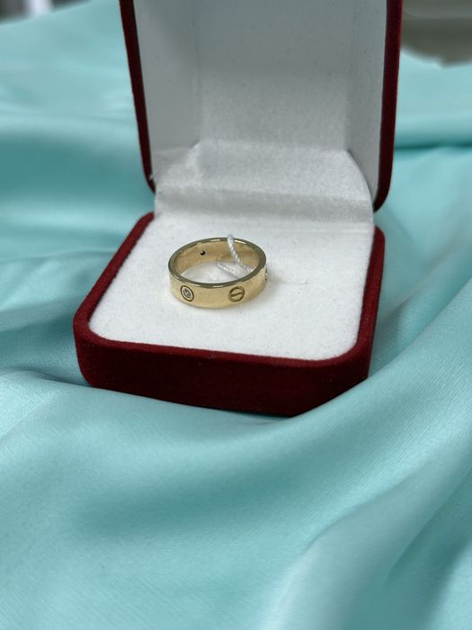 Золотое кольцо с фианитами