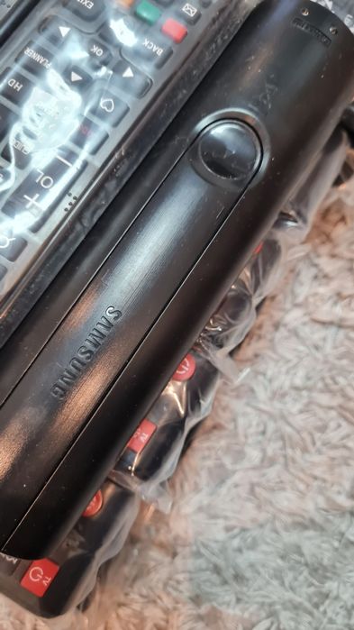 Vand lot de telecomenzi si cabluri scart