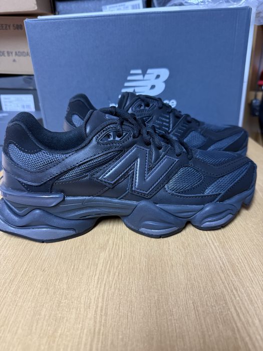 Addiasi New Balance 9060 marimea 42 noi, originali