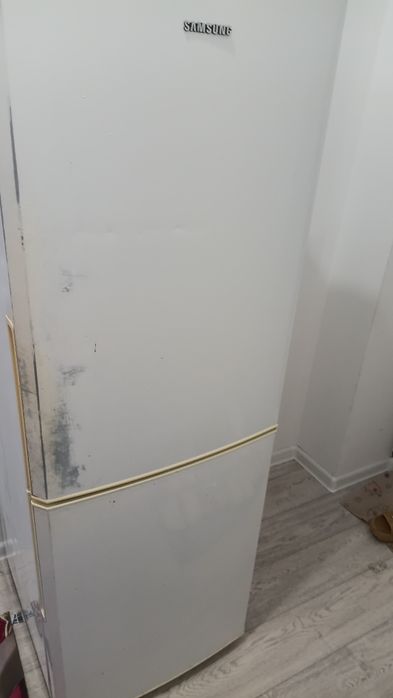 Продам холодидьник уступлю
