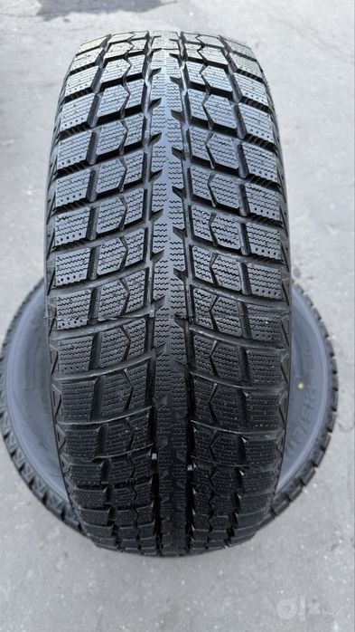 Зимние шины Green Maxx 215/60 R17 почти новые