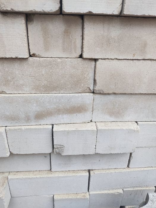 Продам б/у силикатные кирпичи