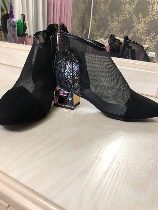 Продаются полусаплжки вечернии