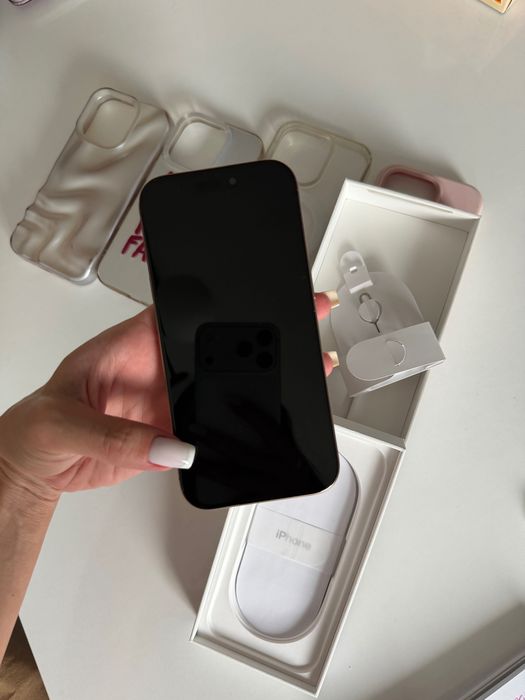 iPhone 16 pro бял 128 GB