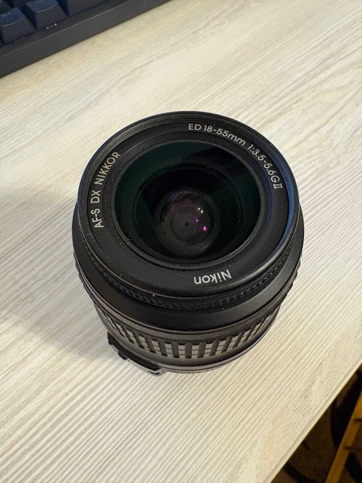 Объектив Nikon AF-S DX Nikkor 18-55mm f/3.5-5.6G II ED
