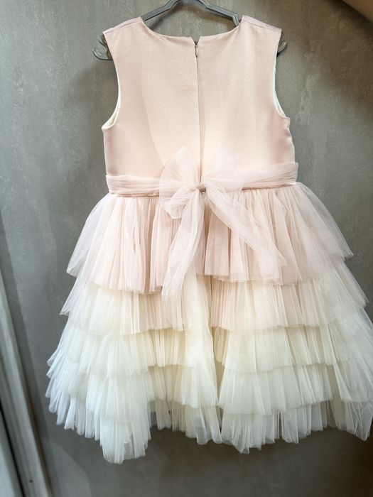 Нарядное платье в идиальном состоянии!