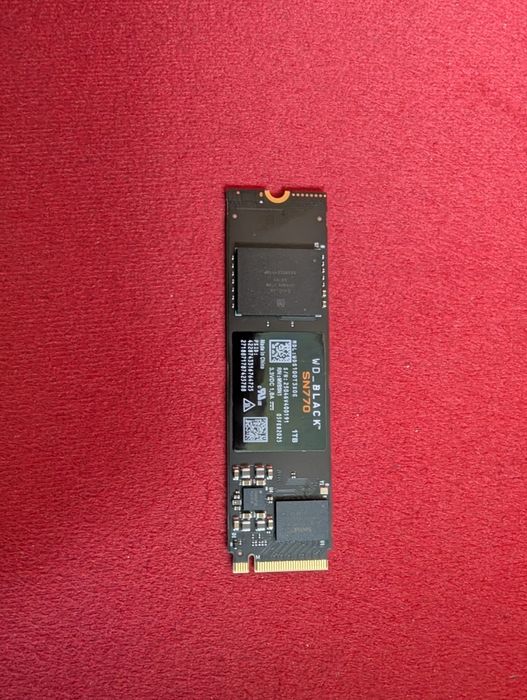 НОВ | WD Black SN770 1TB | NVMe SSD диск Gen4 | скорост до 5150 MB/s | M.2 2280