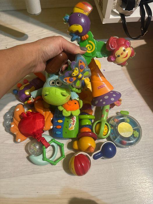 Игрушка для ребенка до года