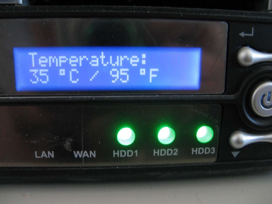 NAS Network Storage Thecus N3200 3 Bay + 3x1TB HDD