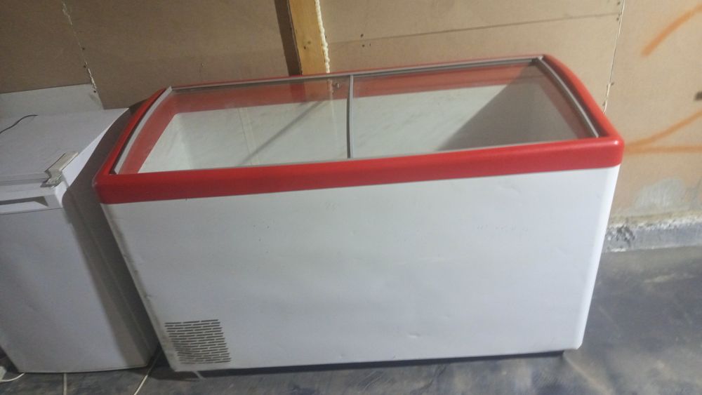 Витриные холодильники б.у