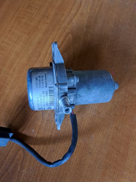 Pompă Vacuum Opel Meriva B 1.4T 13397380