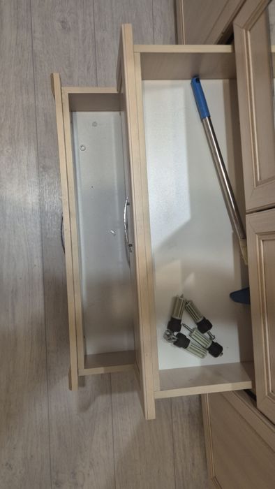 Продам шкаф срочно