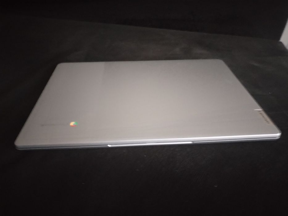 Продавам лаптоп / Chromebook Lenovo 3i-15 (15.6"), нов внос от Германия