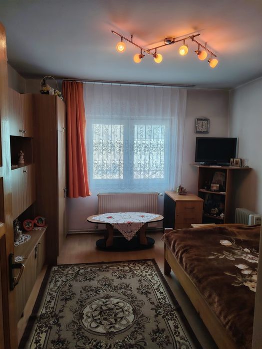 Vând apartament 3 camere  Râșnov