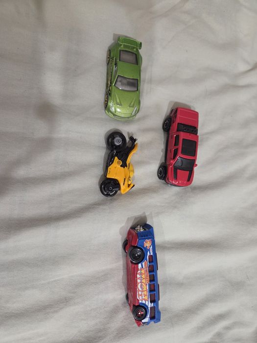 Hot wheels машинки
