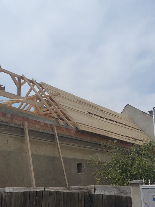 Firmă autorizată meseriași profesioniști în acoperișuri Dulgherie