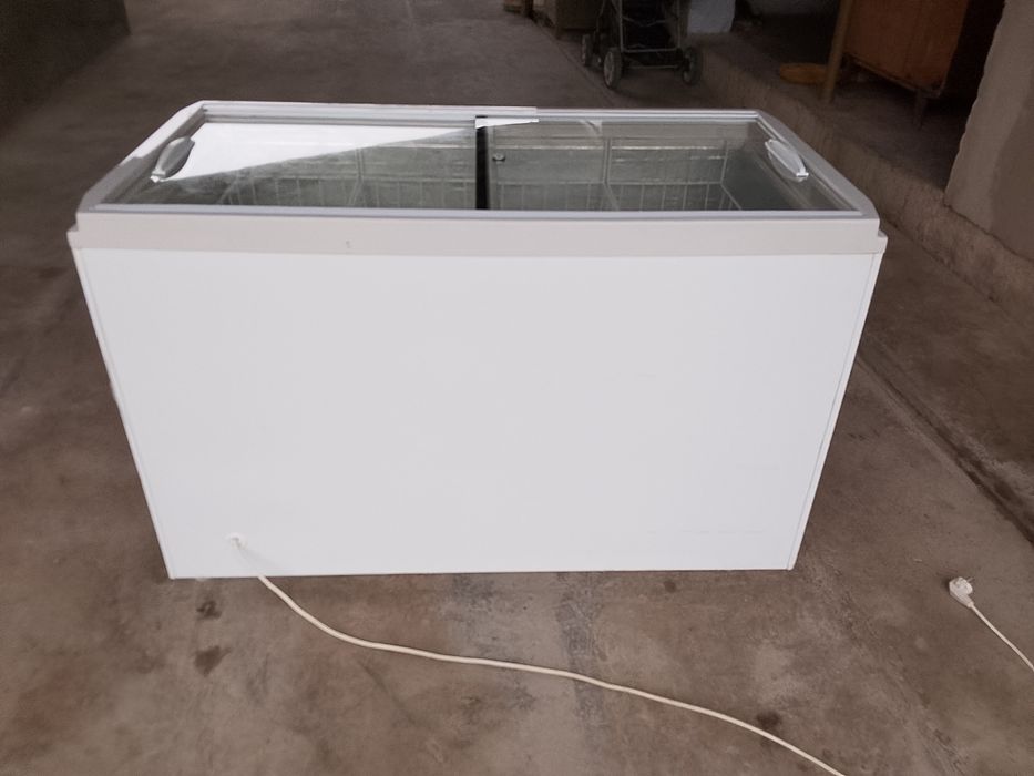 Морозилка почти новый