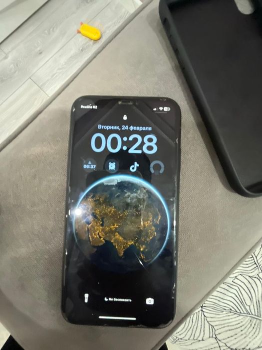 64 гб IPHONE в харошшем состаяни