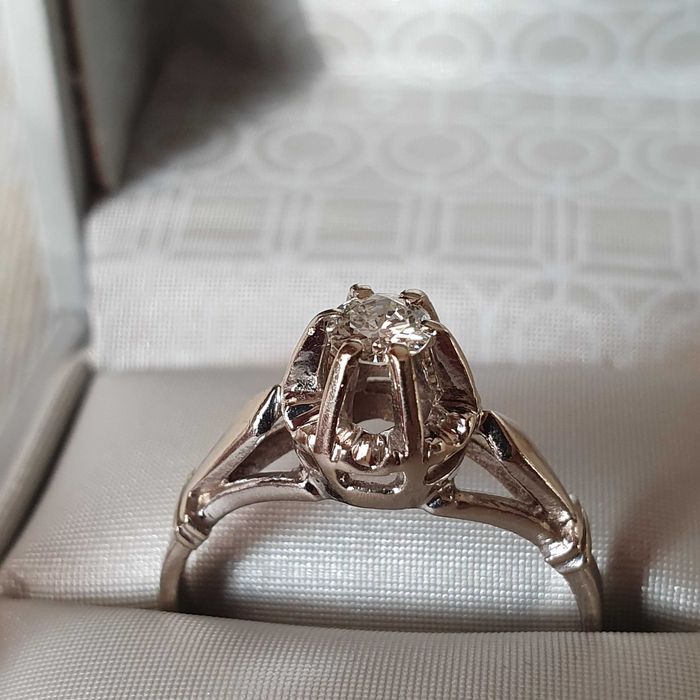 Deosebit vintage aur 18k cu diamant natural vvs 0,3ct