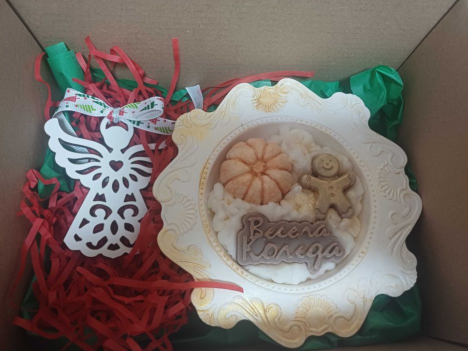 Коледни подаръци