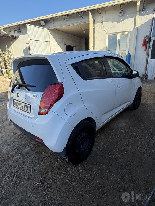 Продам автомобиль chevrolet spark 2014 года