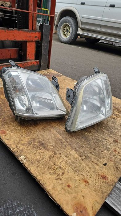 Фары на Opel Meriva A