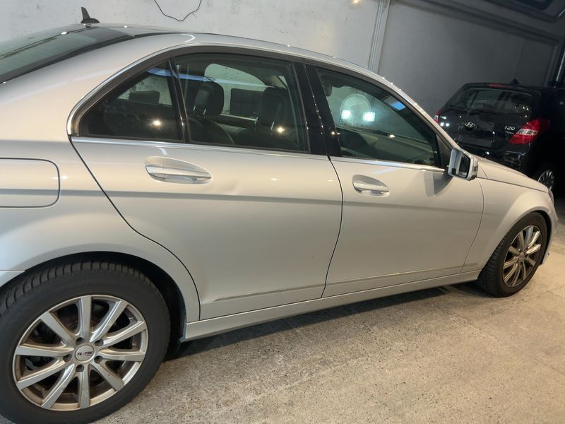 Mercedes-Benz C-Klasse C 200 CDI BlueEfficiency Avantgarde 2012