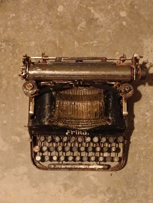 Erika  антична пишеща машина