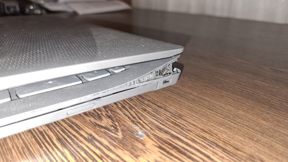 Lenovo V130-15 noutbuk sotiladi