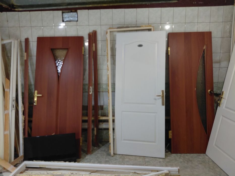 Двери б/у телевизор линолеум продается