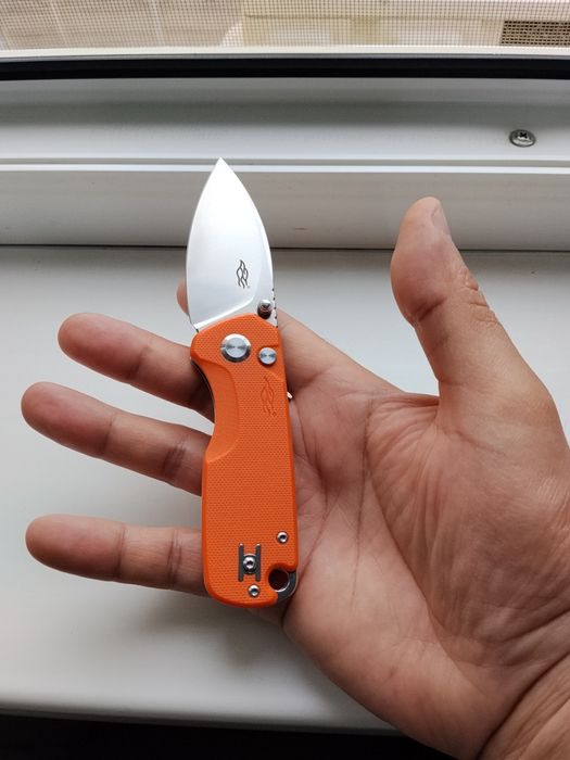 Нож для чистки овощей и фруктов.