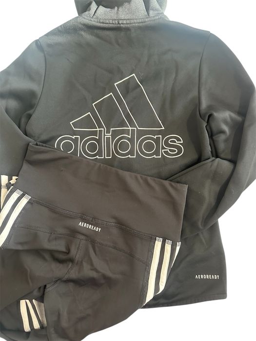Екип клин и горно на Adidas