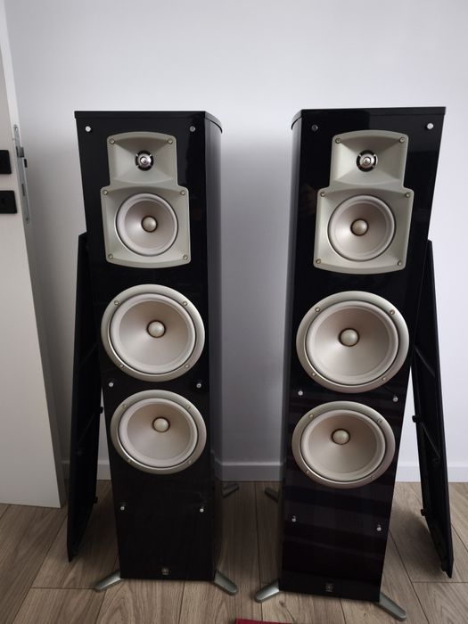 Yamaha NS-777, Yamaha NS-C444, NS-G30, Bowers and Wilkins AS2, AVR3806