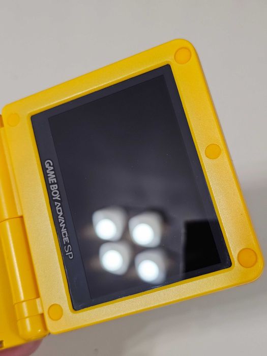 Nintendo Gameboy SP cu ecran IPS Pikachu reshell