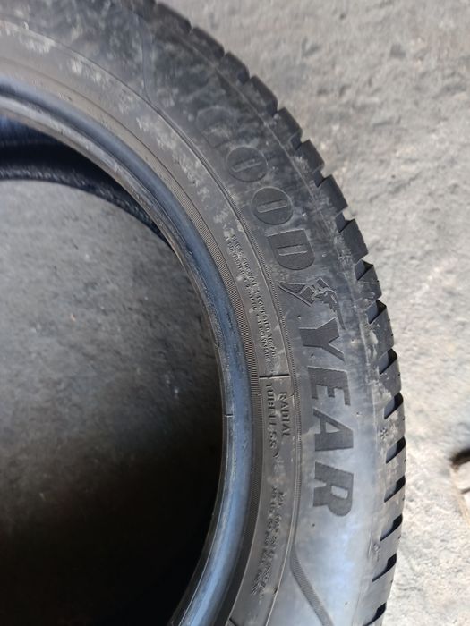 Всесезонни гуми -2021г.-17цола-215/55-1бр.-90лв."GOOD YEAR"
