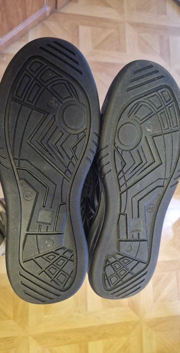 skate shoes sneakers barbati marime 44