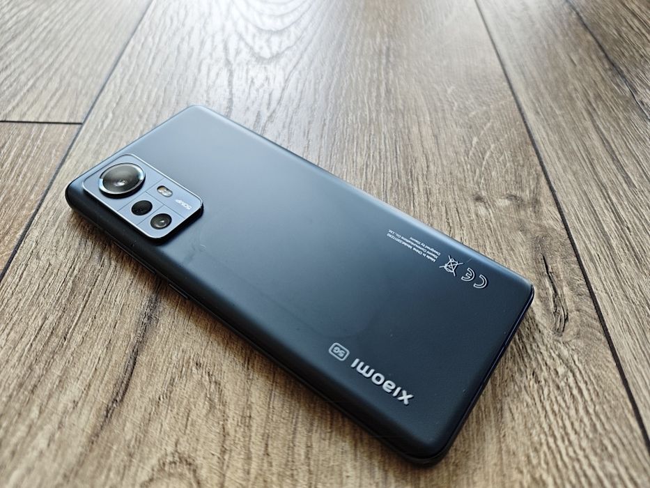 Xiaomi 12 8gb RAM + 256 GB