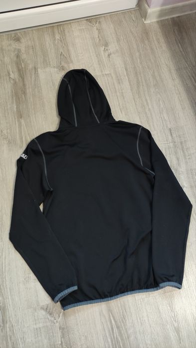 Мъжки суичър Peak performance M size в отлично състояние