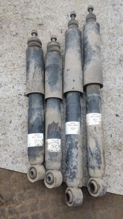 Продам бу амортизаторы. Ленд Крузер100 vx